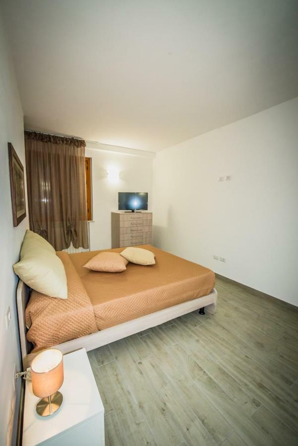 Appartamenti Vicino Al Mare Чивитанова Марке Екстериор снимка